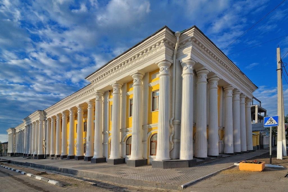 Здание Гостиного двора.