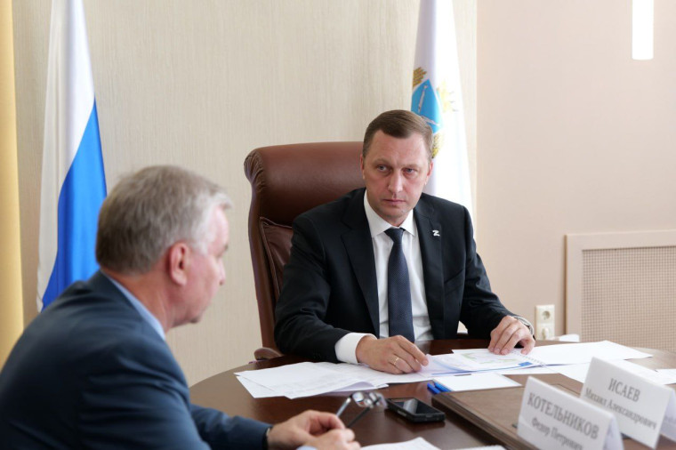 На ремонт дорог в Саратове дополнительно направим 1 млрд рублей . На ремонт дорог в Саратове дополнительно направим 1 млрд рублей .